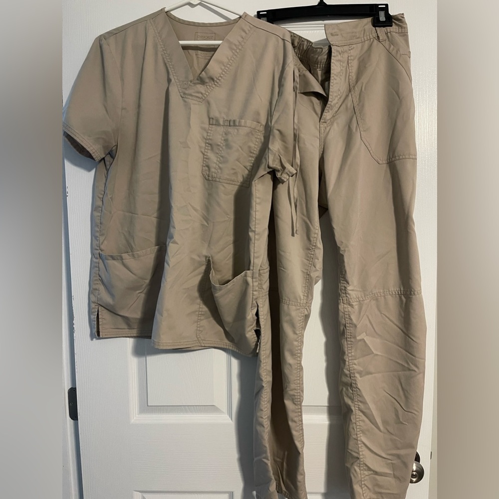 Men’s scrub set Cherokee